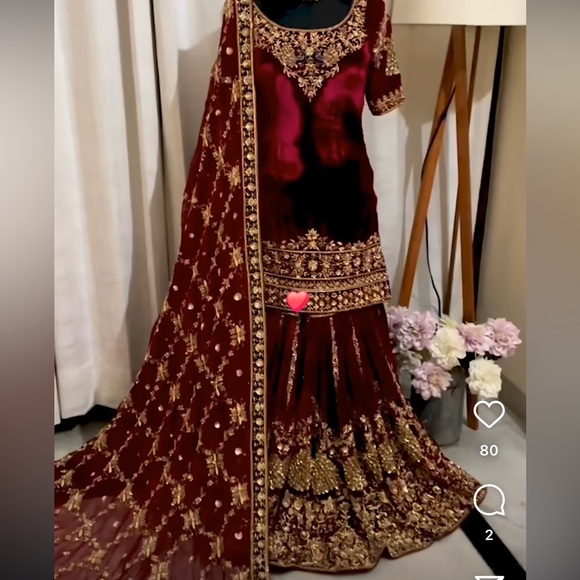 Shrara suit in deep maroon colour. It’s on a velvet fabric. Fits size XS-S. - Picture 2 of 4